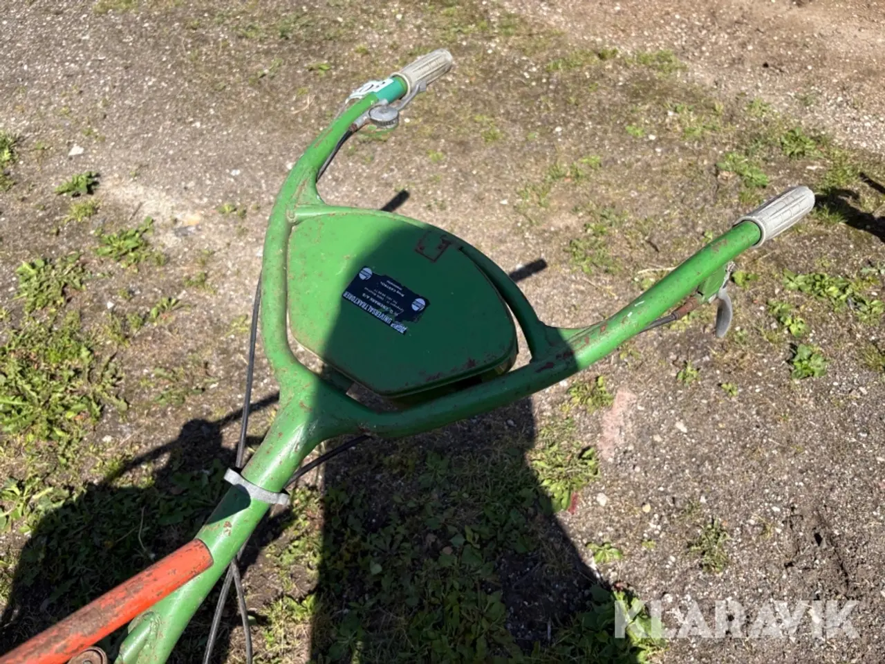 Billede 12 - Redskabsbærer Agria 4000 med kost