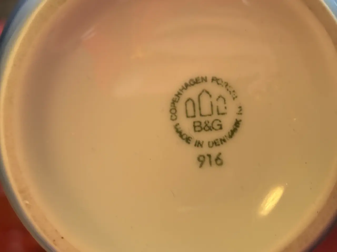 Billede 19 - Finn og Grøndahl-figurer og to platter af et eller