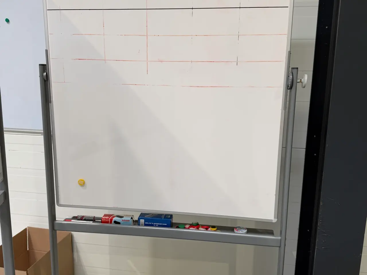 Billede 1 - White board med hjul