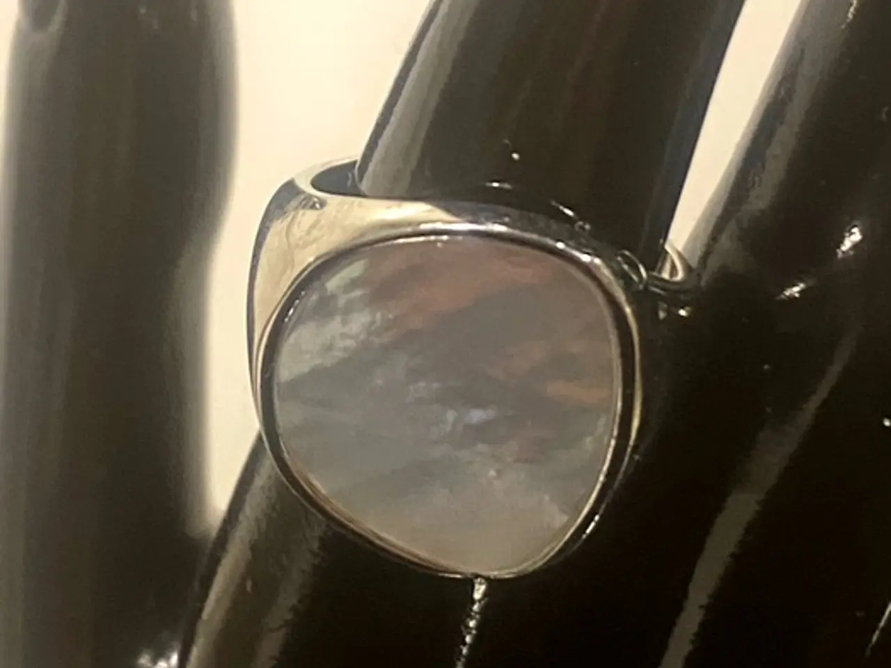 Billede 1 - * Sterlingsølv; Elegant fingerring - med stor hvid