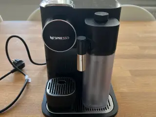 Nespresso DeLonghi Lattissima One Kaffemaskine