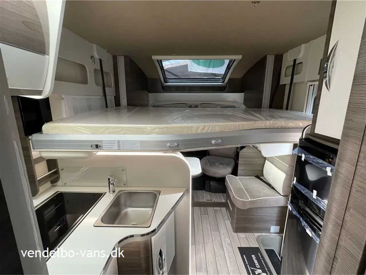 Billede 13 - 2025 - McLouis Mc4 873 G   Enkeltseng og stor garage under - hæve/sænkeseng - Automatgear