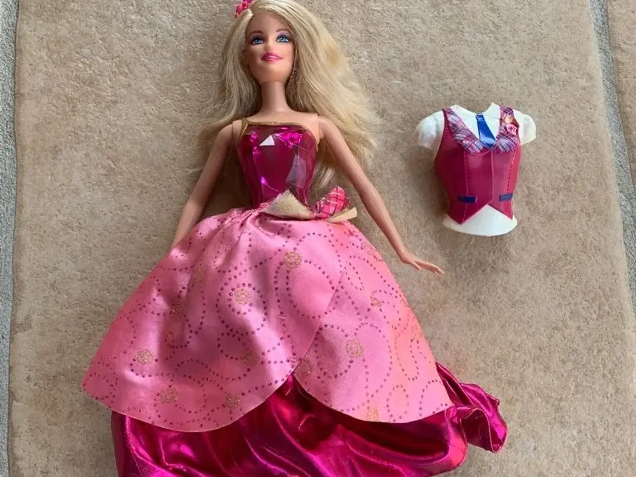 Billede 1 - BARBIE academy Princess dukke