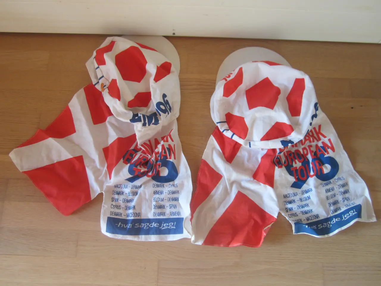 Billede 4 - 2 fine danske fodbolds kasketter fra 1996 altså 
