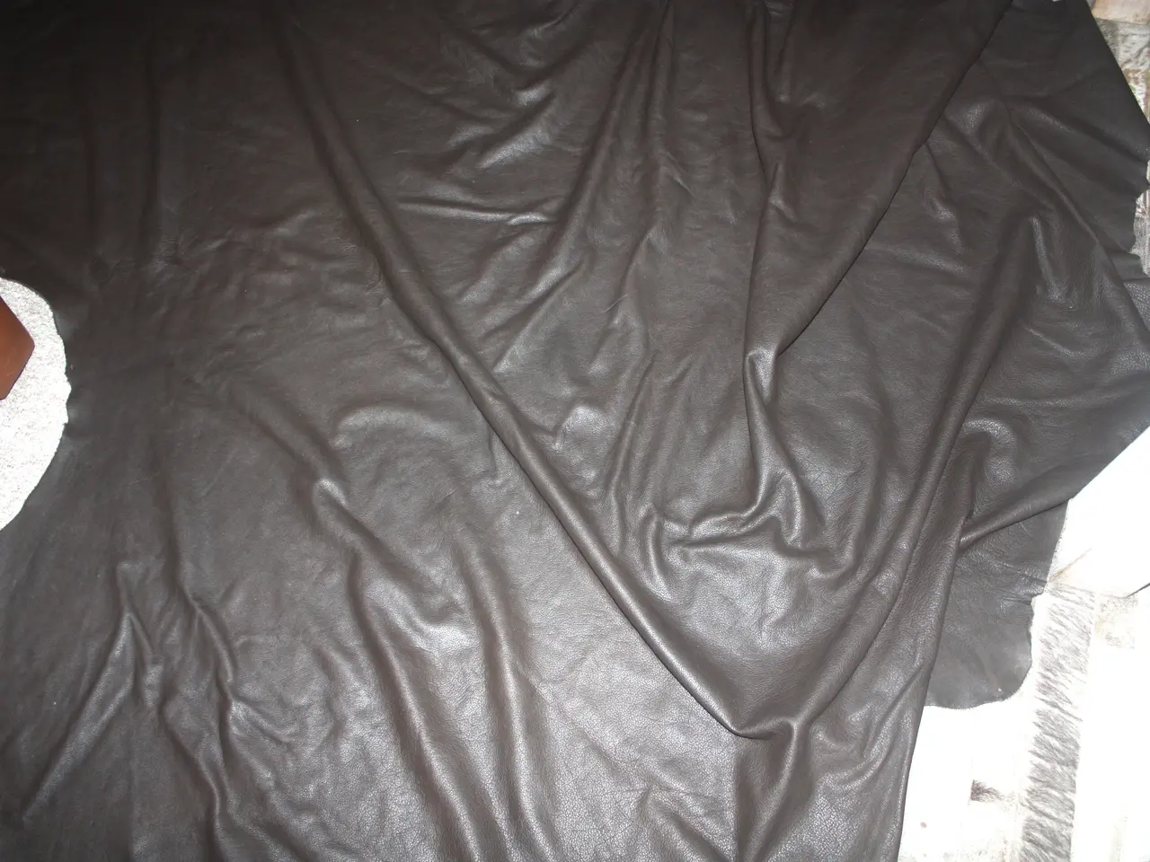 Billede 8 - Brun læder skind 2,3 m x 1,9 m x 1,6 m