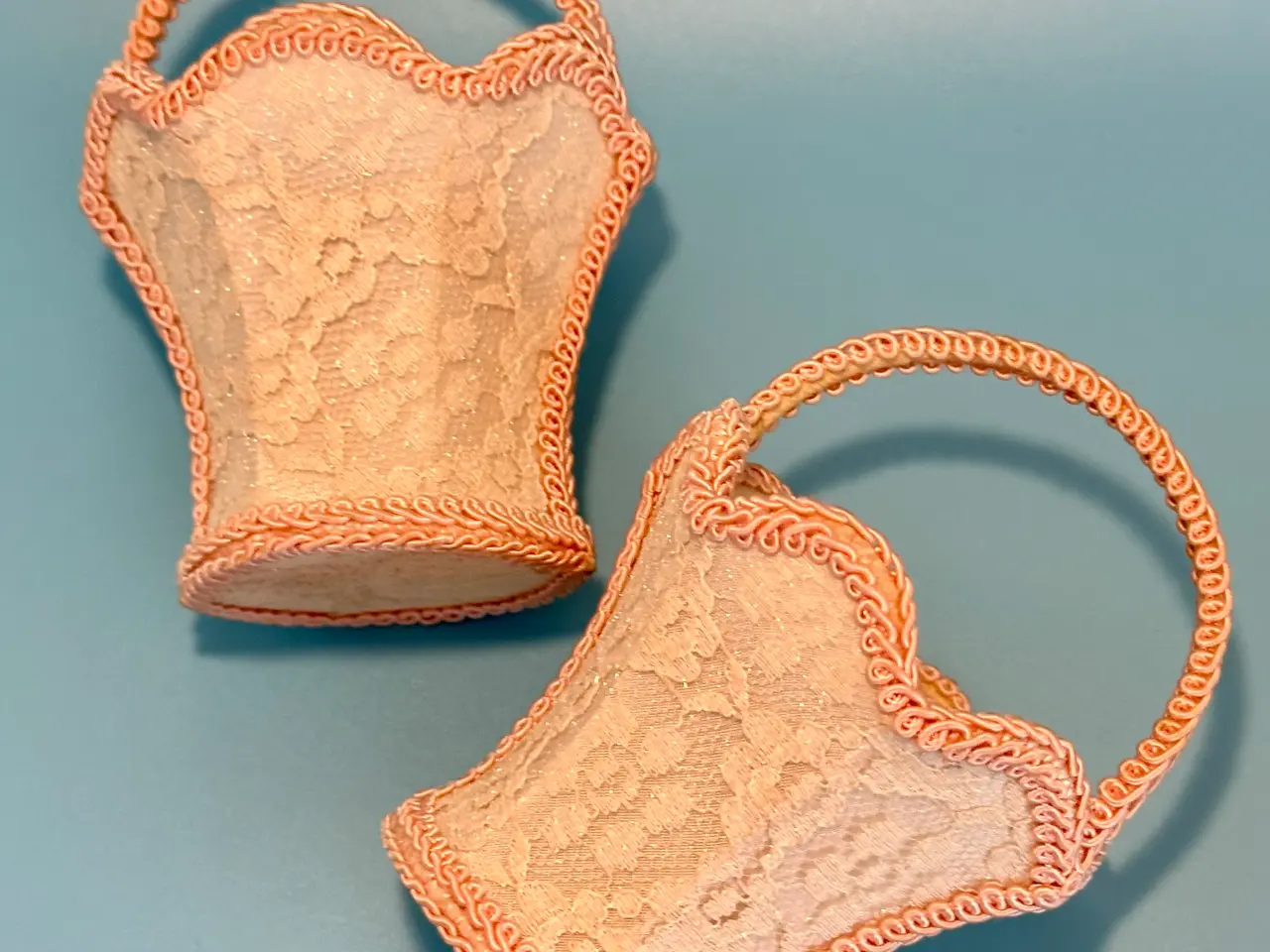 Billede 10 - Smukke pastelpink miniature forfængelighedskurv 