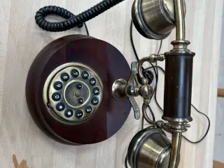 Fin telefon i ældre stil 
