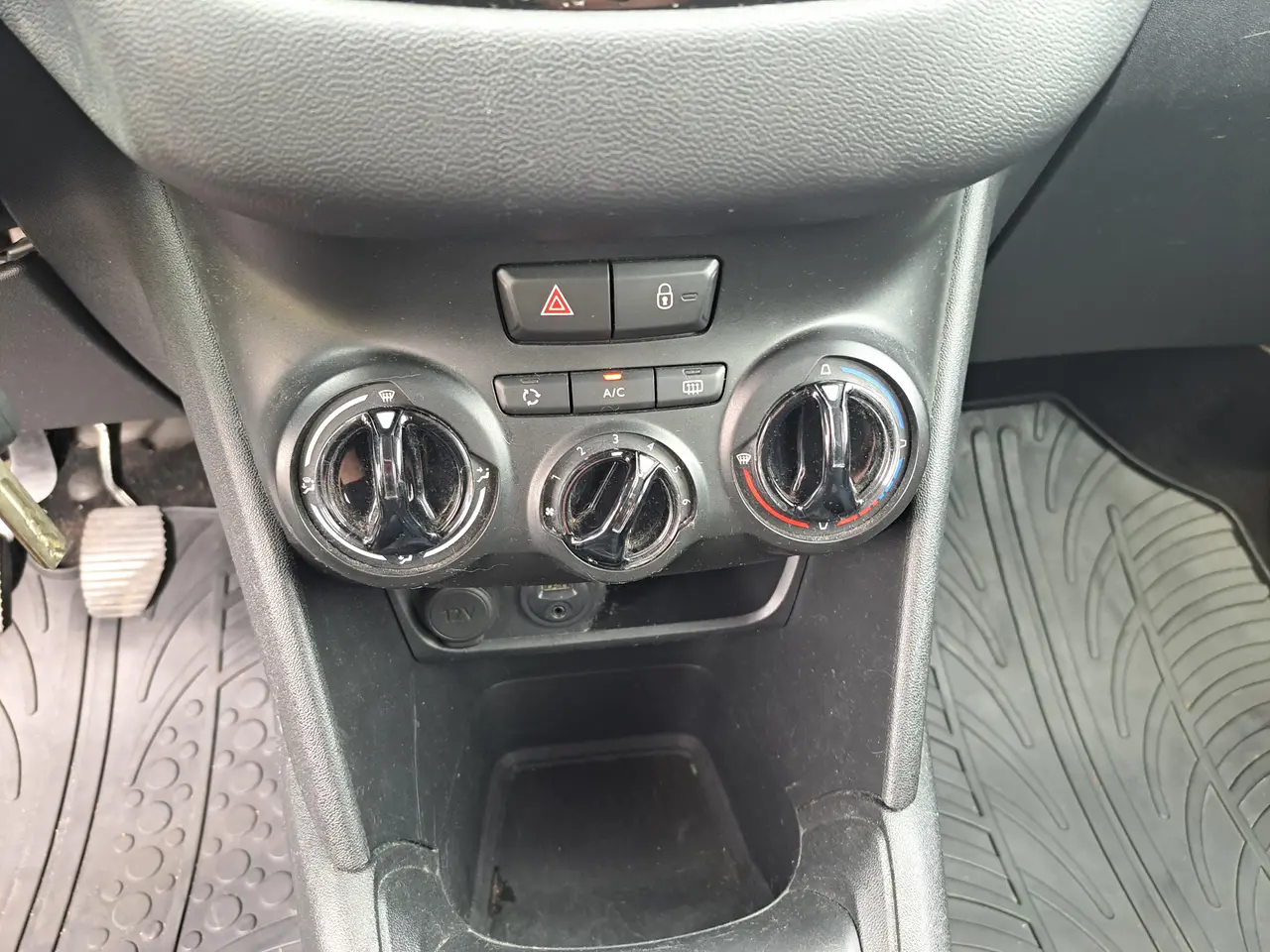 Billede 12 - Fin Peugeot 208 samme ejer siden 2016