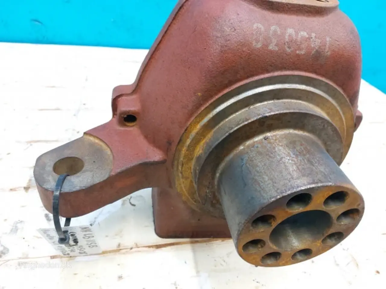 Billede 5 - New Holland LB115B Styrespindel Hus 85821290
