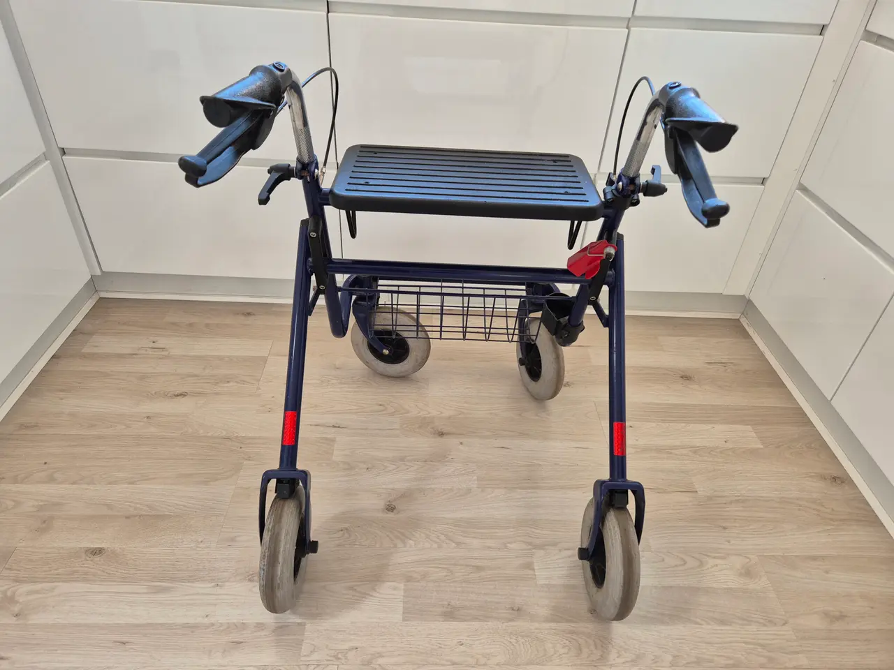 Billede 2 - Rolator, Håndtag kan indstilles i højden,