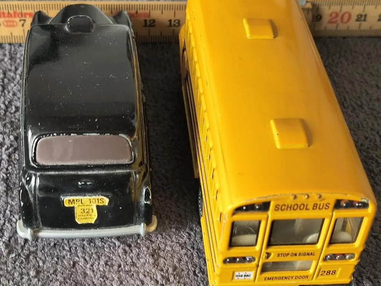 Billede 4 - BUDGIE MODELS TAXI OG KINSMART SKOLEBUS, VINTAGE