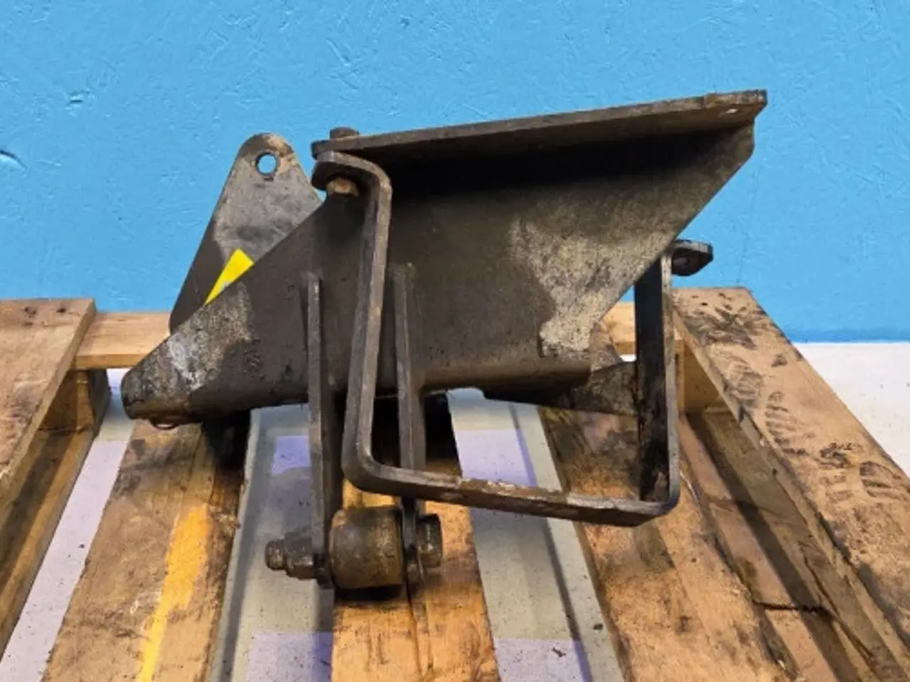 Billede 6 - New Holland TM165 Beslag L. 82018502