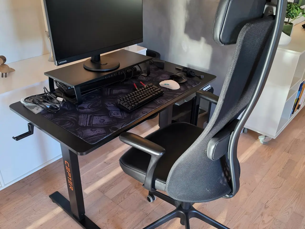 Billede 1 - KOMPLET SETUP (Gamer-PC, Skrivebord, Skærm, stol m