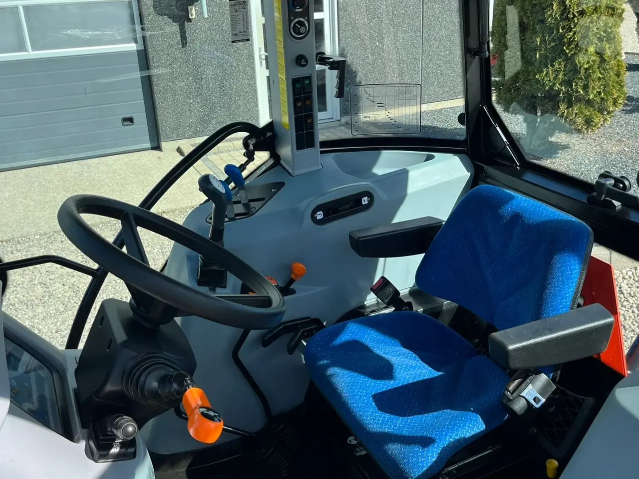 Billede 6 - New Holland TD5.75 Med frontlæsser med parallelføring, 3die funktion, euro-skifte