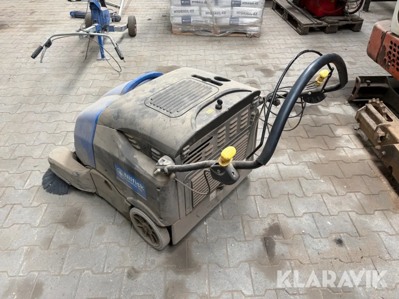 Billede 3 - Fejemaskine Nilfisk Flirter 760
