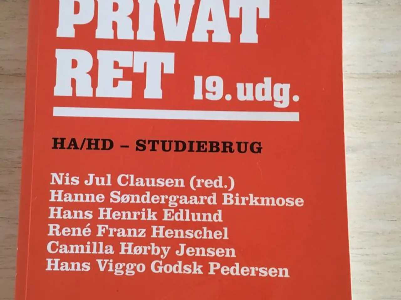 Billede 1 - Dansk privatret - Studiebog