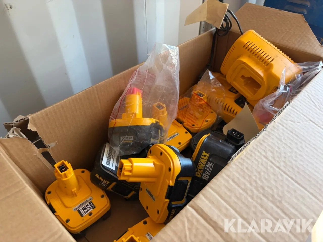 Billede 2 - Batterier og oplader DeWALT 18 V