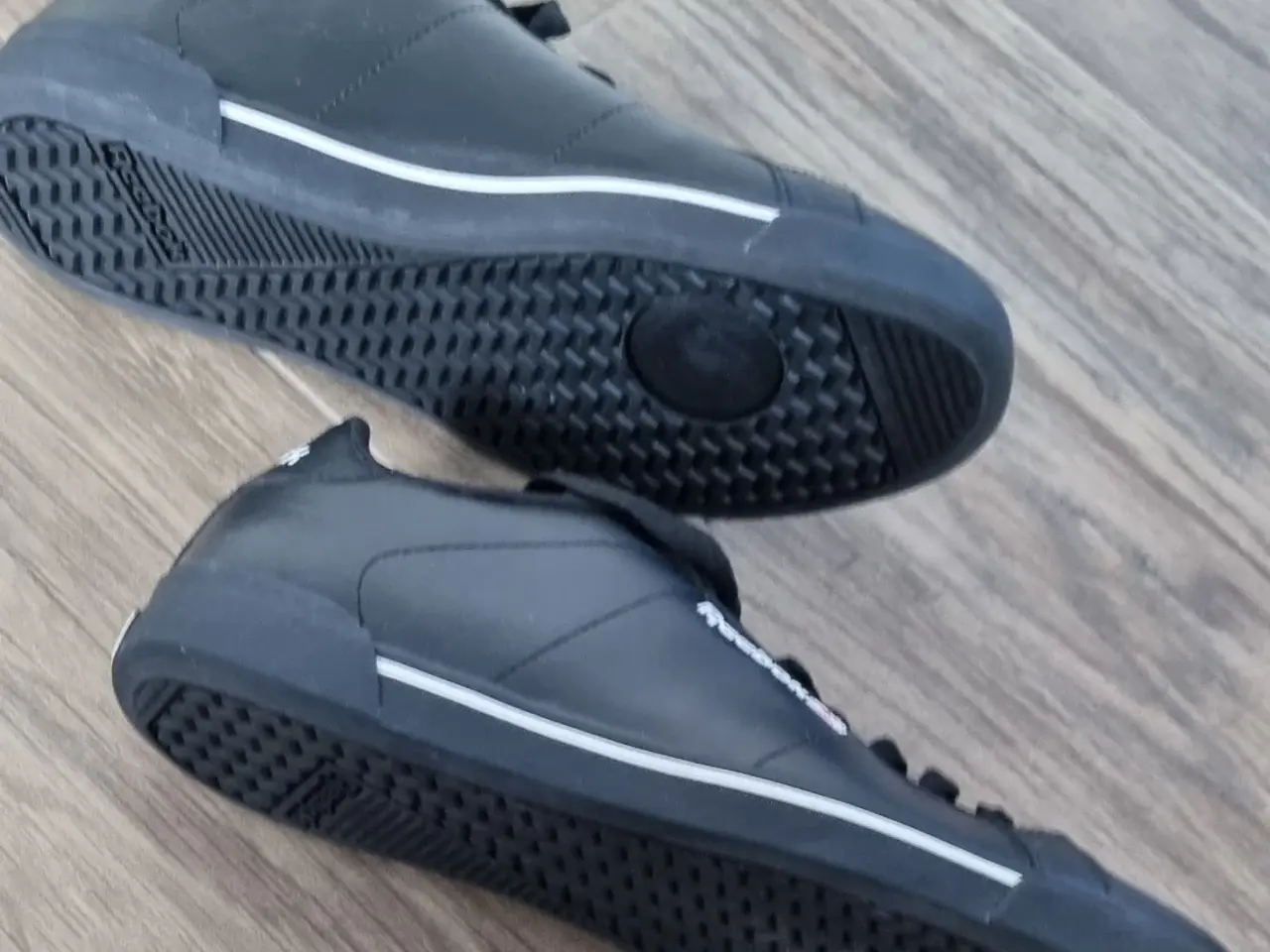 Billede 2 - (NYE ) klassiske Herre sneakers str 44 sælges