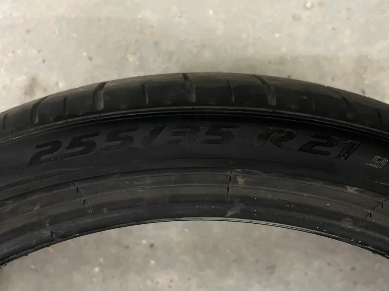 Billede 3 - Tesla model y 255/35/r21 pirelli p zero