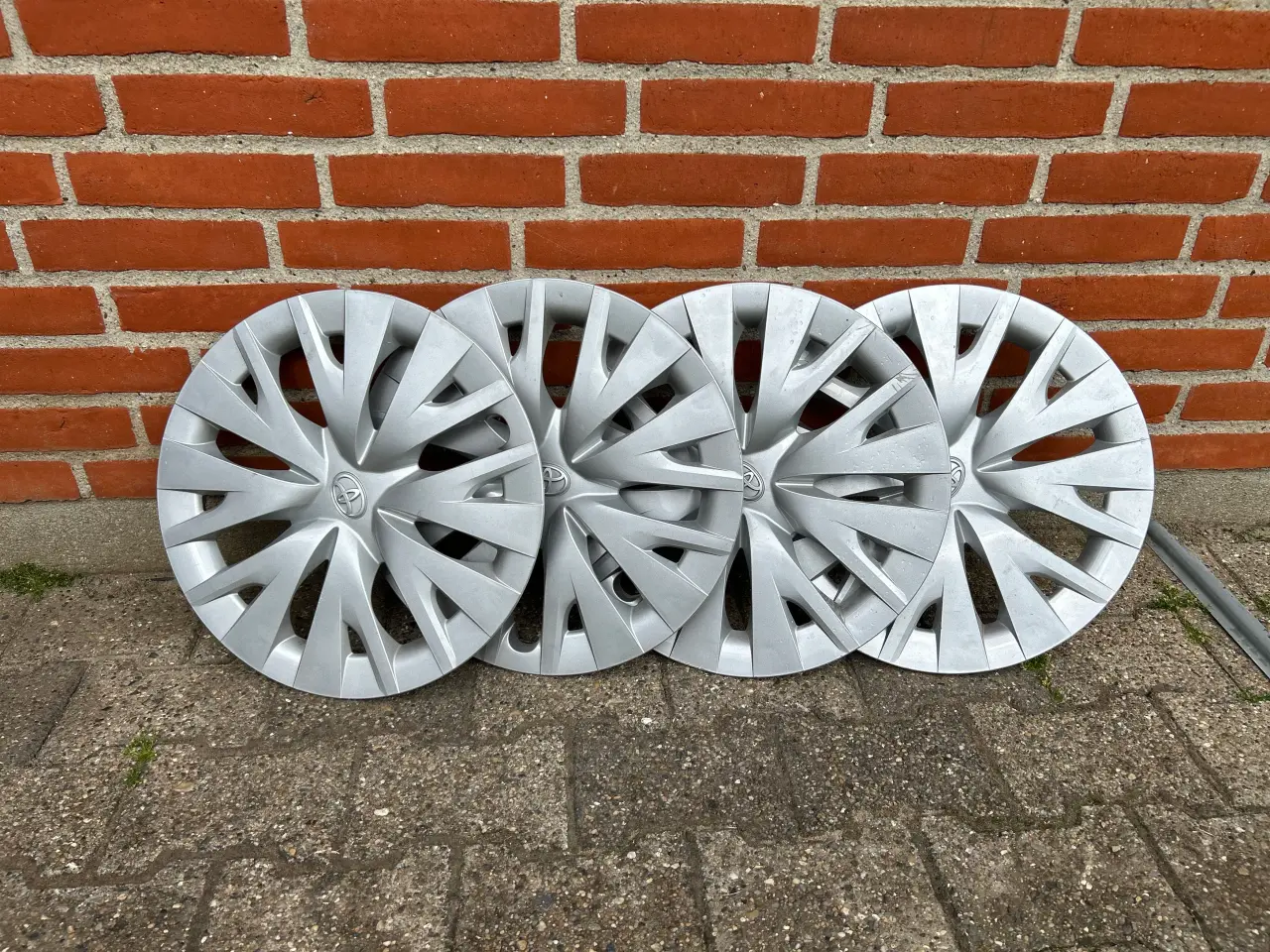 Billede 2 - Hjulkapsler 16”