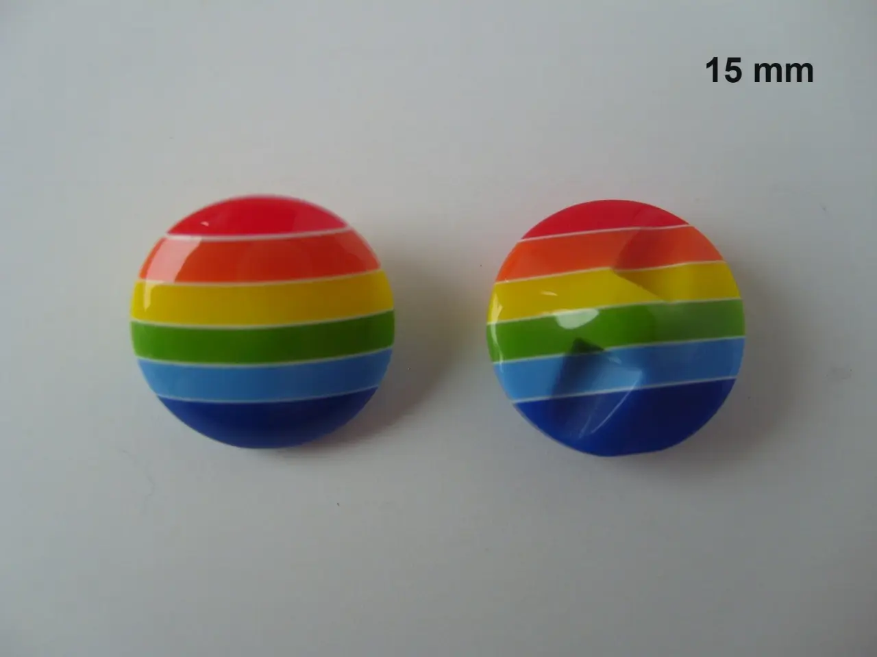 Billede 4 - Stribede knapper - 10 stk. 15,00 kr - BLAND SELV