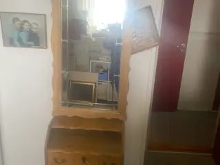 I egetræ med spejl