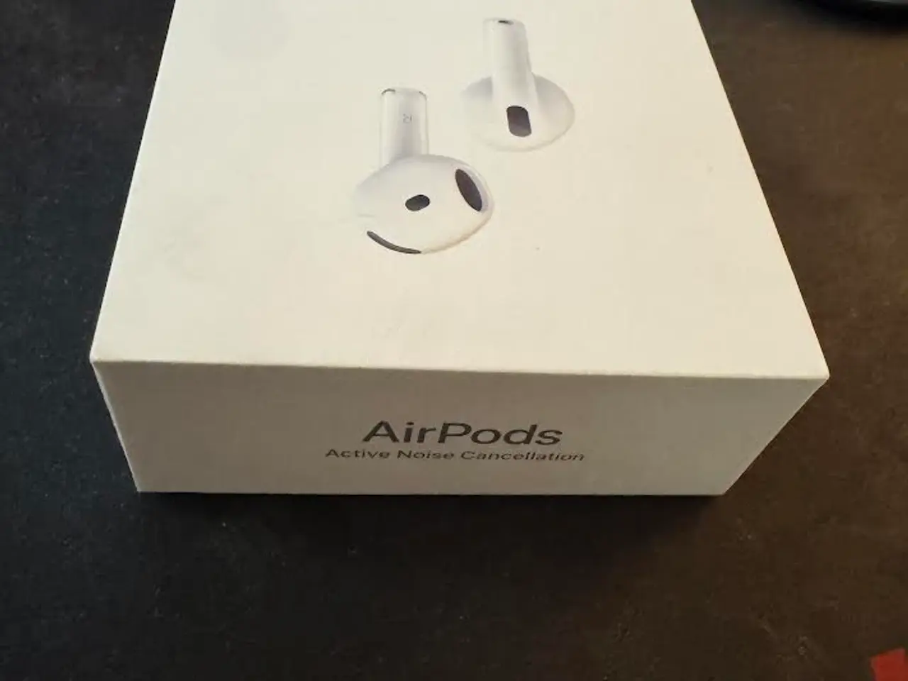 Billede 1 - Airpods 4 øre tlf