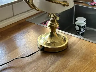 Pæn messing lampe.