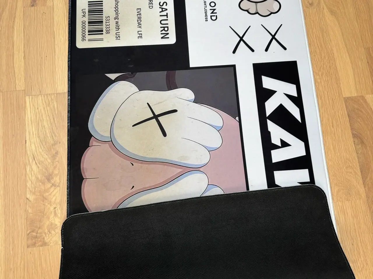 Billede 3 - Stor musemåtte fra Kaws 100x50 cm
