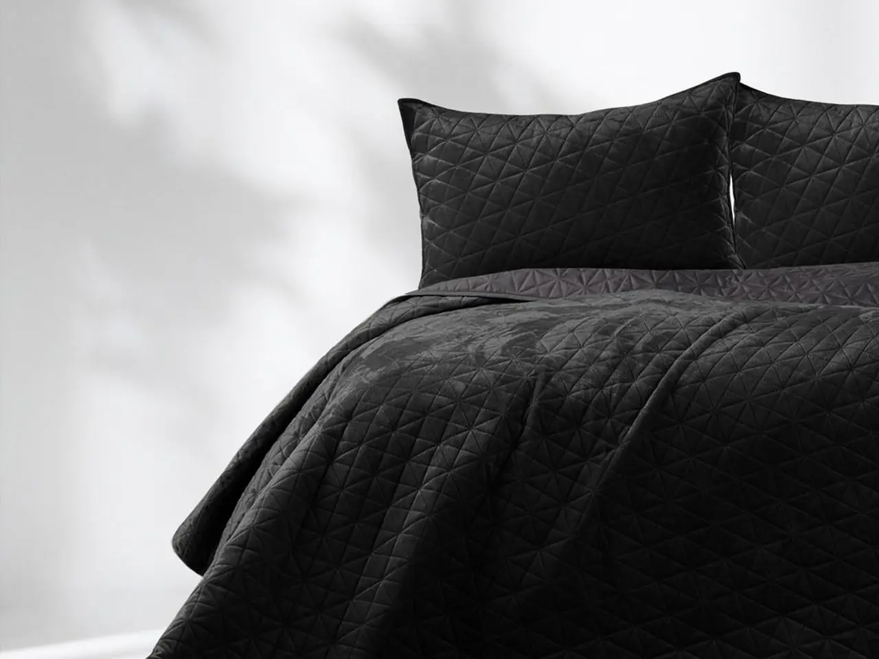 Billede 2 - Sengetæppe 200x220 sort - AmeliaHome LAILA fløjl/polyester