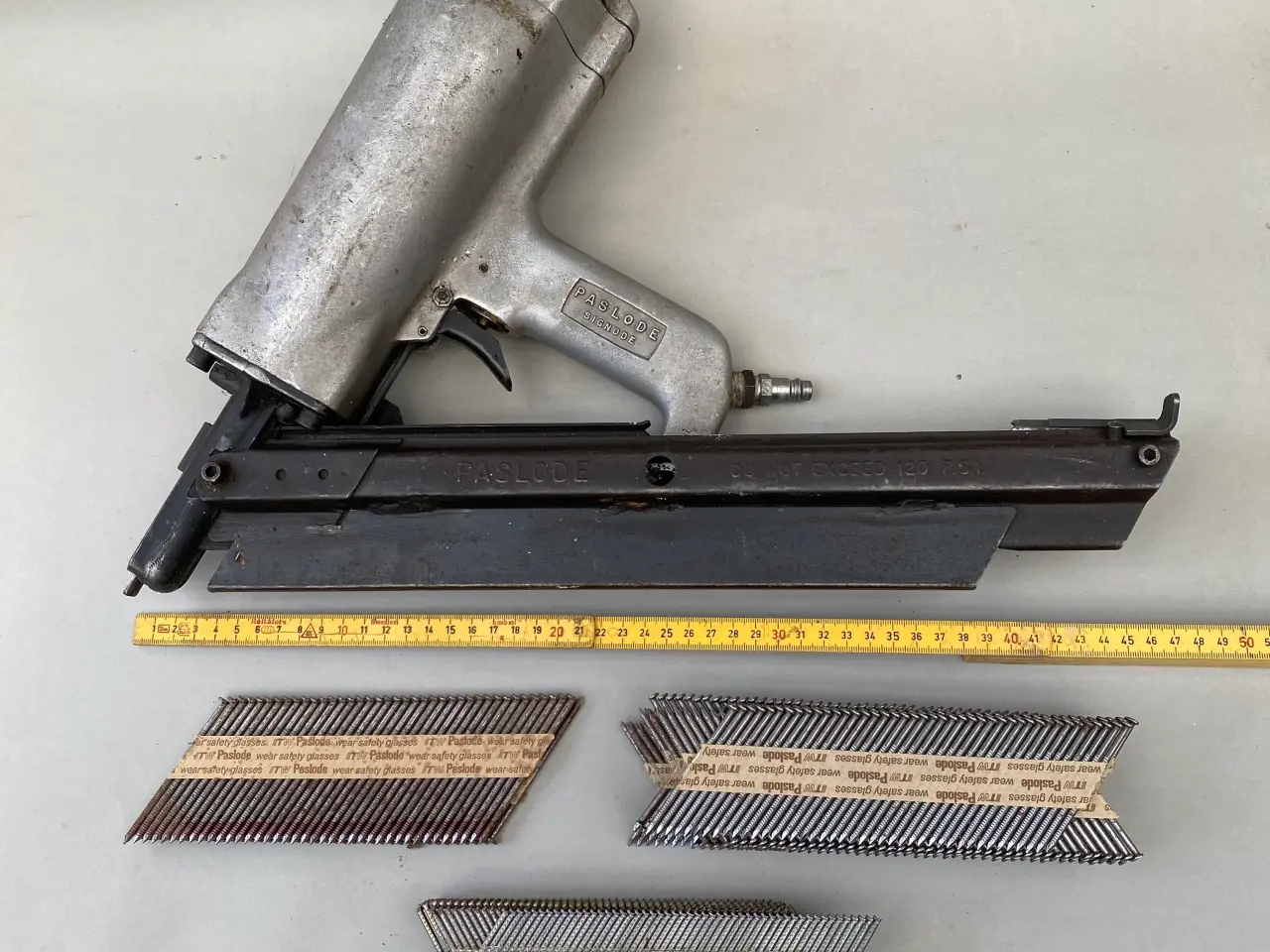 Billede 1 - Sømpistol til trykluft, fab. PASLODE.