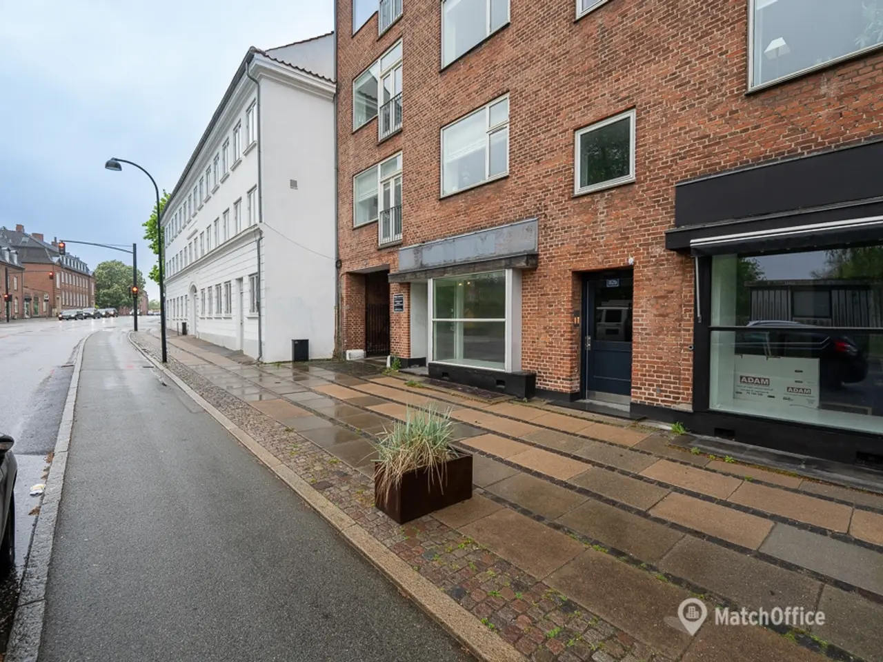 Billede 10 - UDLEJES: Lyst og fleksibelt erhvervslejemål på Ordrupvej oplagt til frisør