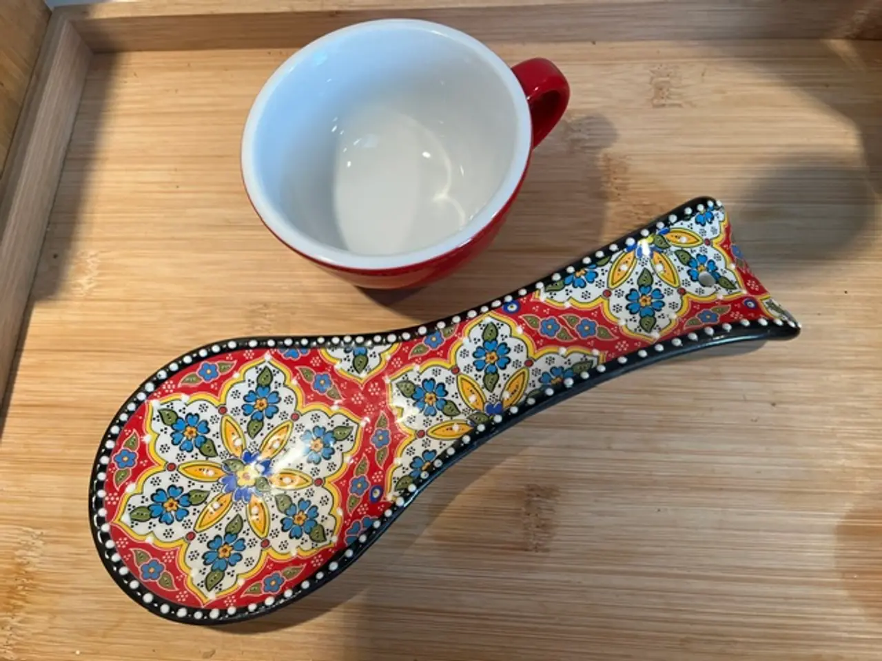 Billede 1 - Smuk og farverig skeholder i keramik