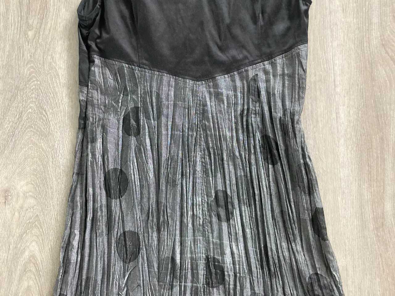 Billede 2 - Kjole fra Wearhouse str. L