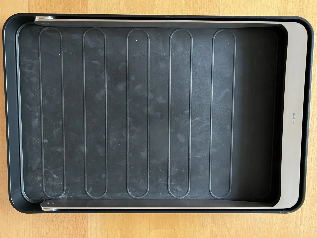 Billede 5 - Stelton Explore bakke i sort plast med håndtag