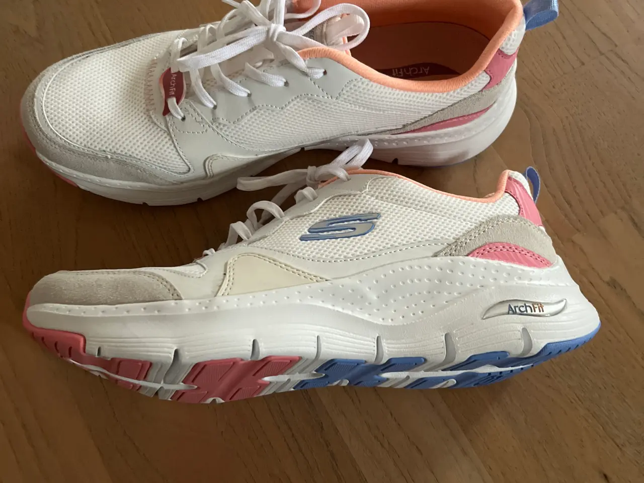 Billede 1 - Sketchers archfit 