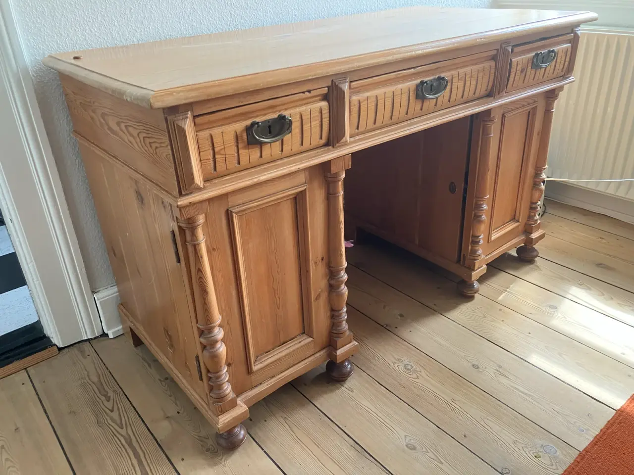 Billede 1 - Farfars skrivebord