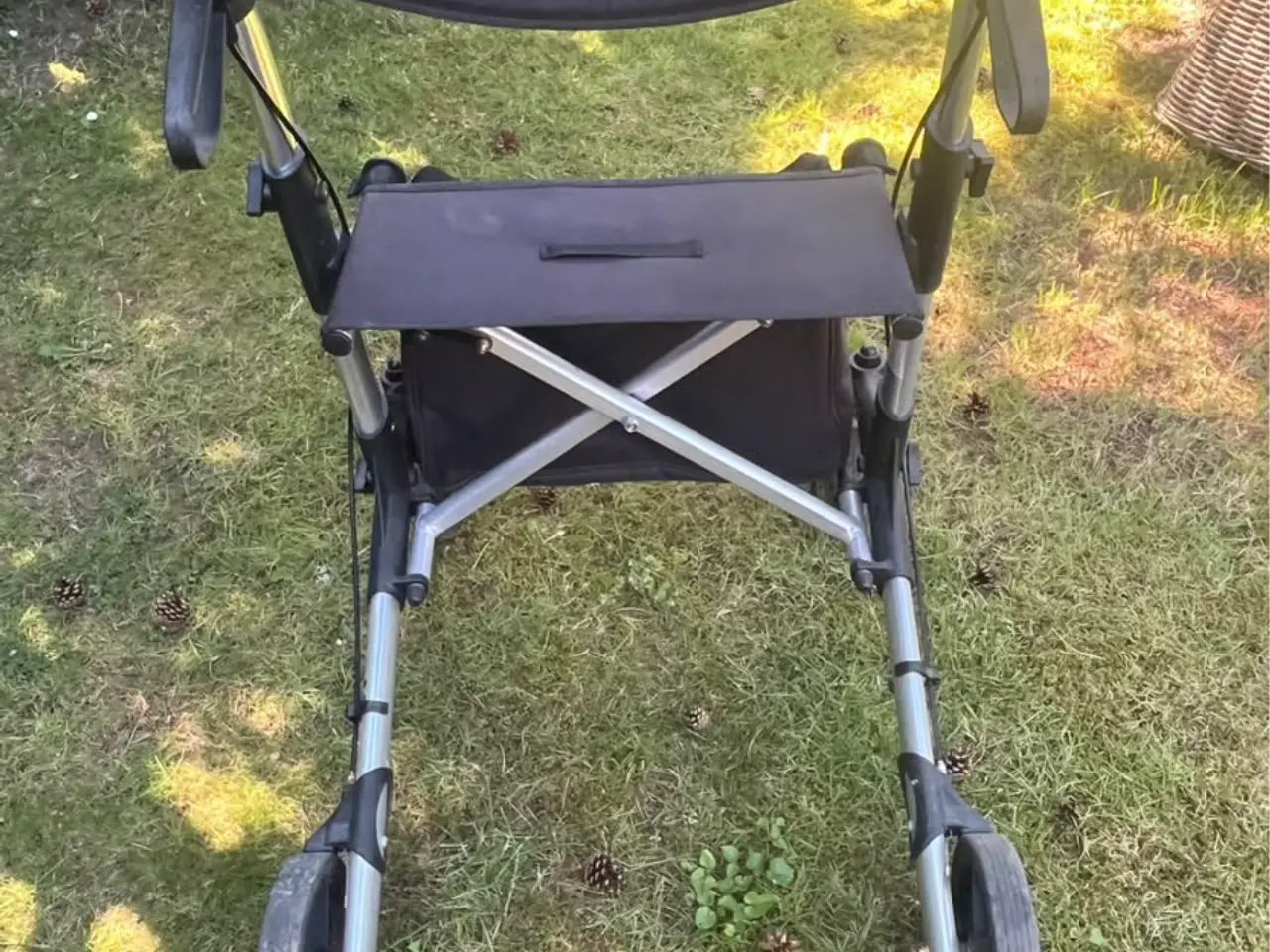 Billede 1 - Fin rollator brugt meget lidt 