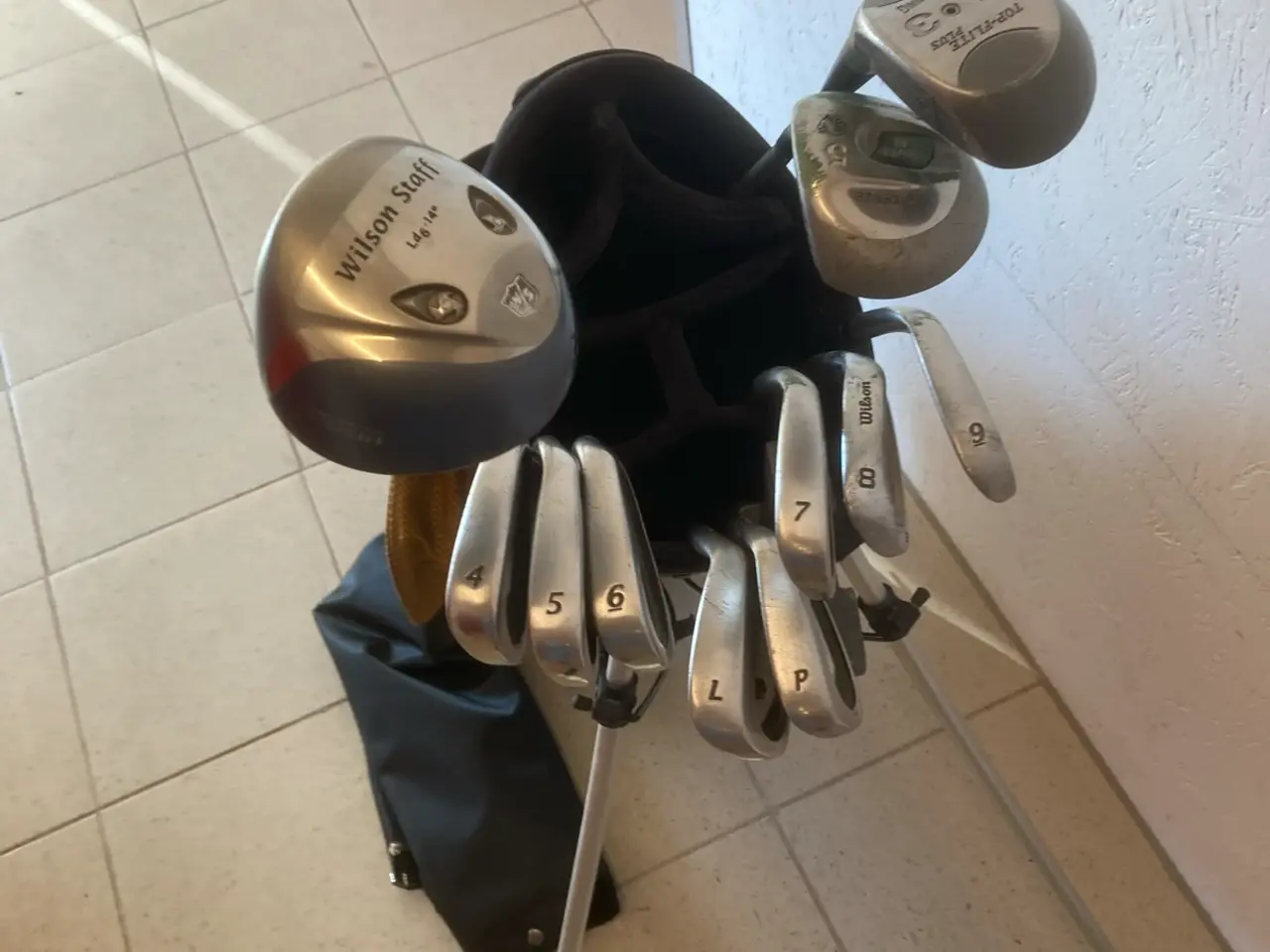 Billede 1 - Golfsæt i rummelig Bærebag