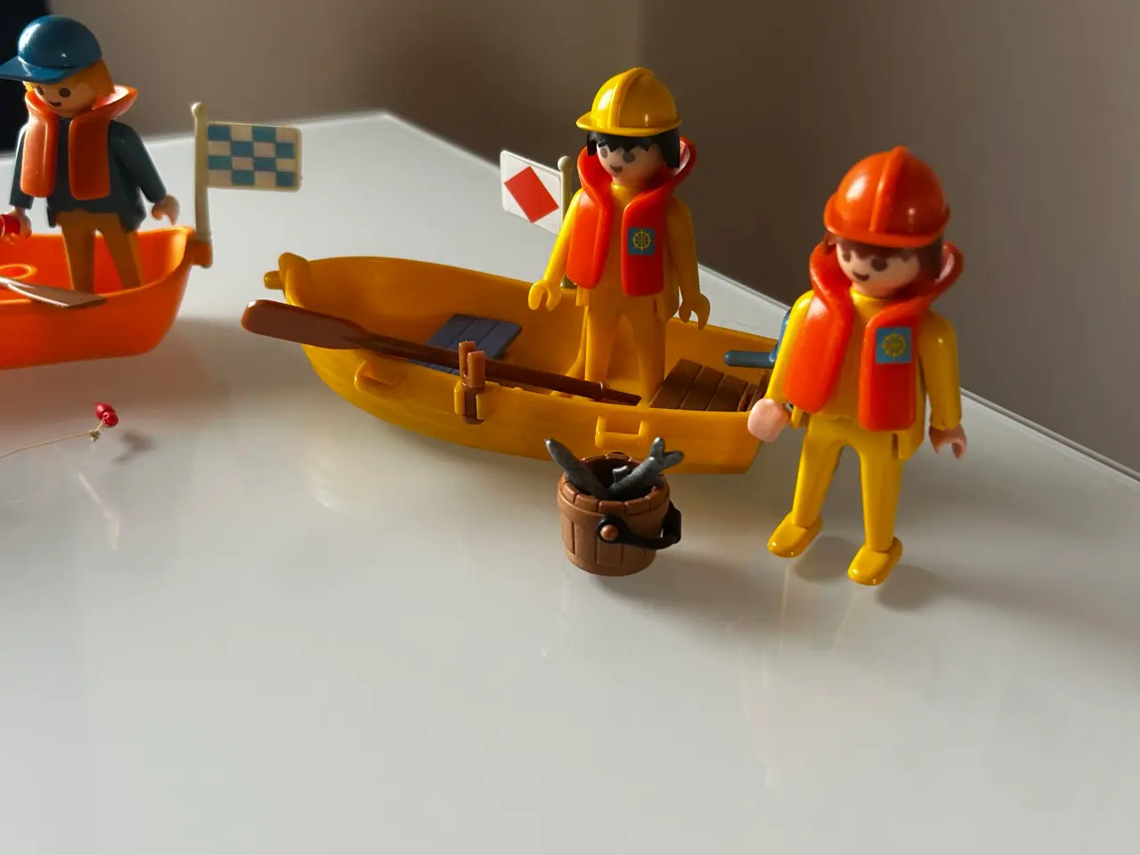 Billede 2 - Playmobil to fiskebåd med figurer