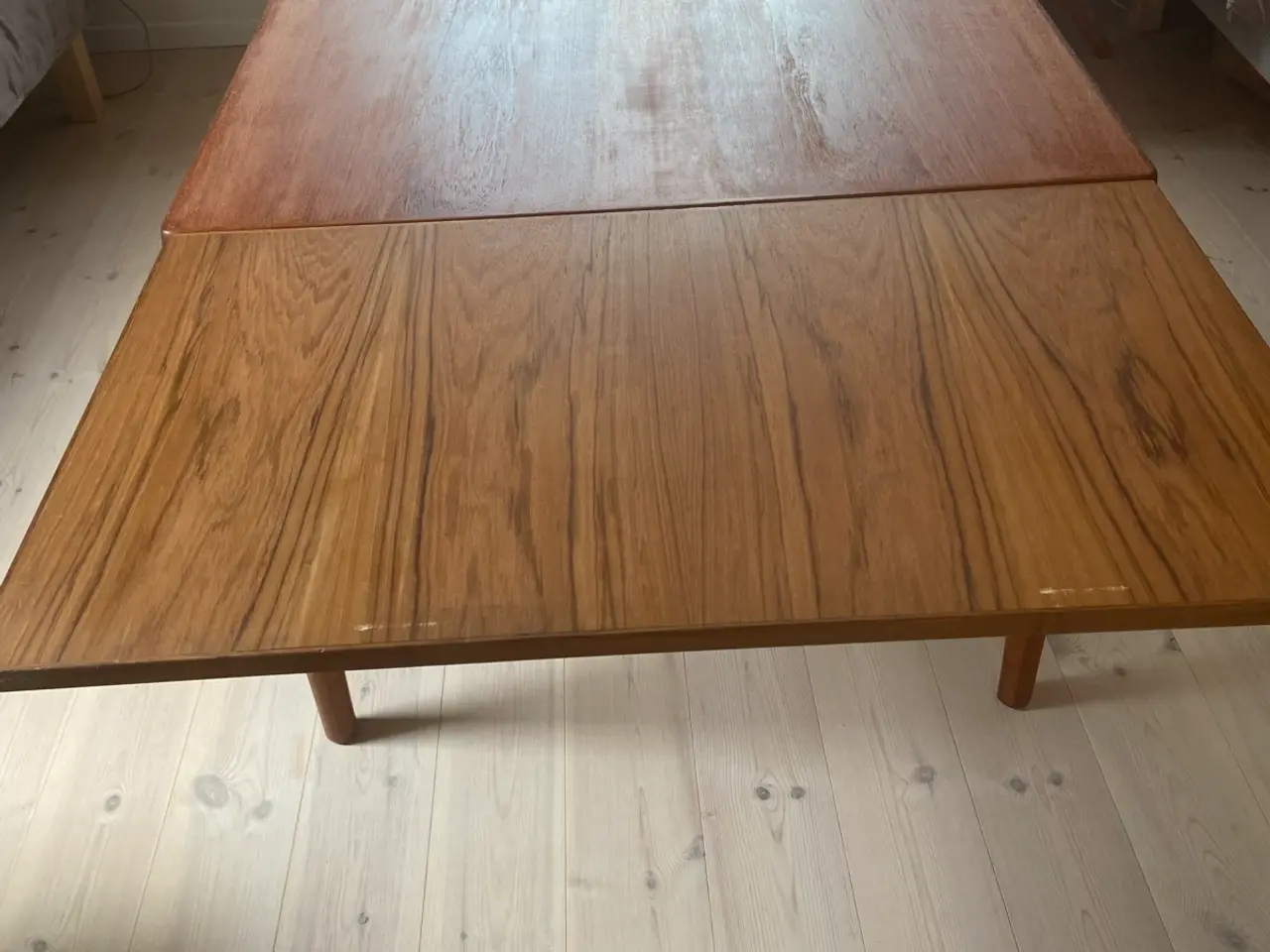 Billede 2 - Spisebord teakfiner