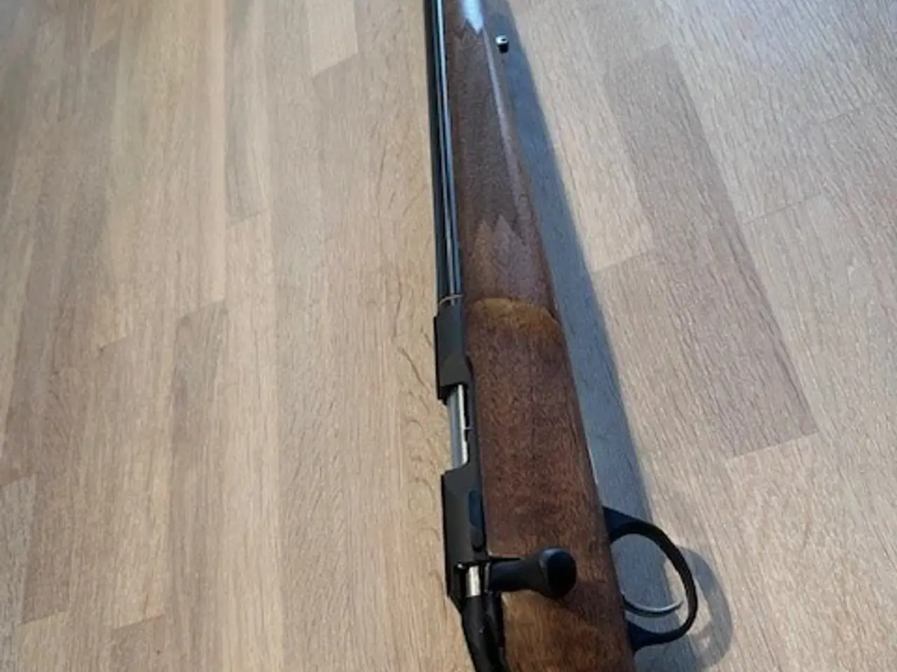 Billede 3 - HÅNDOMBYGGET SAKO IV AF JENSEN RIFLE CO - LINKS 