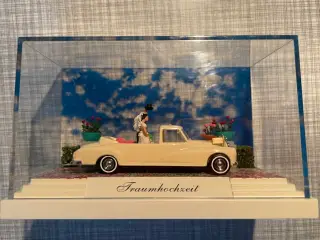 Busch diorama, nygifte med bil m.m. H0