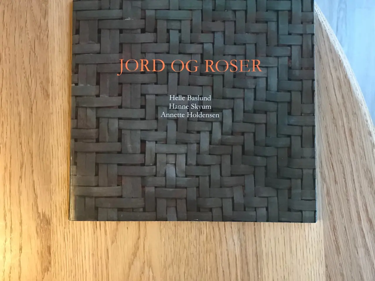 Billede 1 - Jord og Roser -  Johannes Larsen Museet