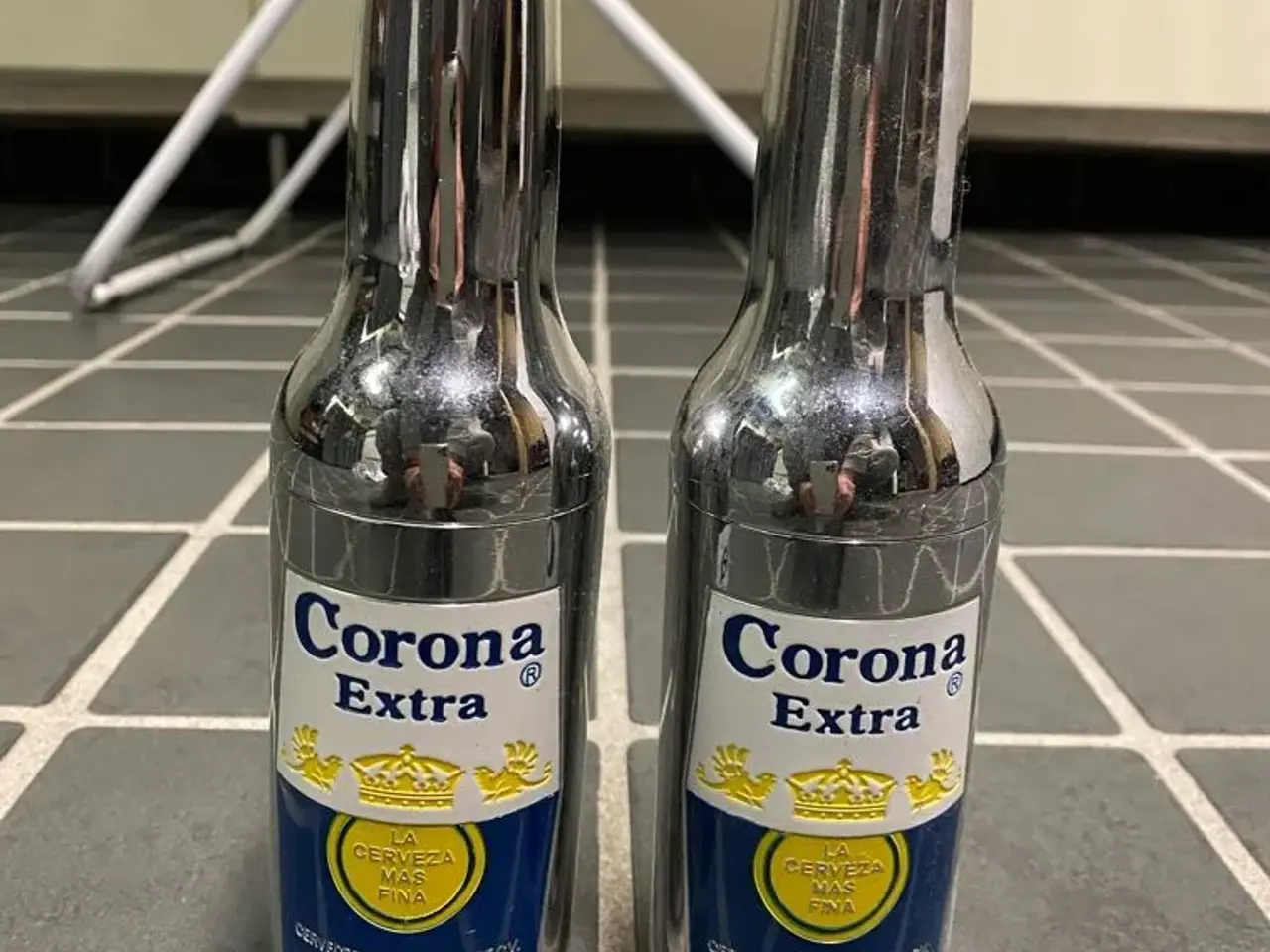 Billede 2 - 2 Corona Extra Metal flasker