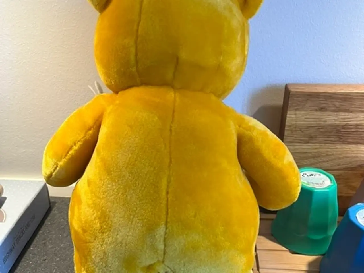 Billede 3 - Peter Plys bamse med honningkrukke og bier (42 cm)