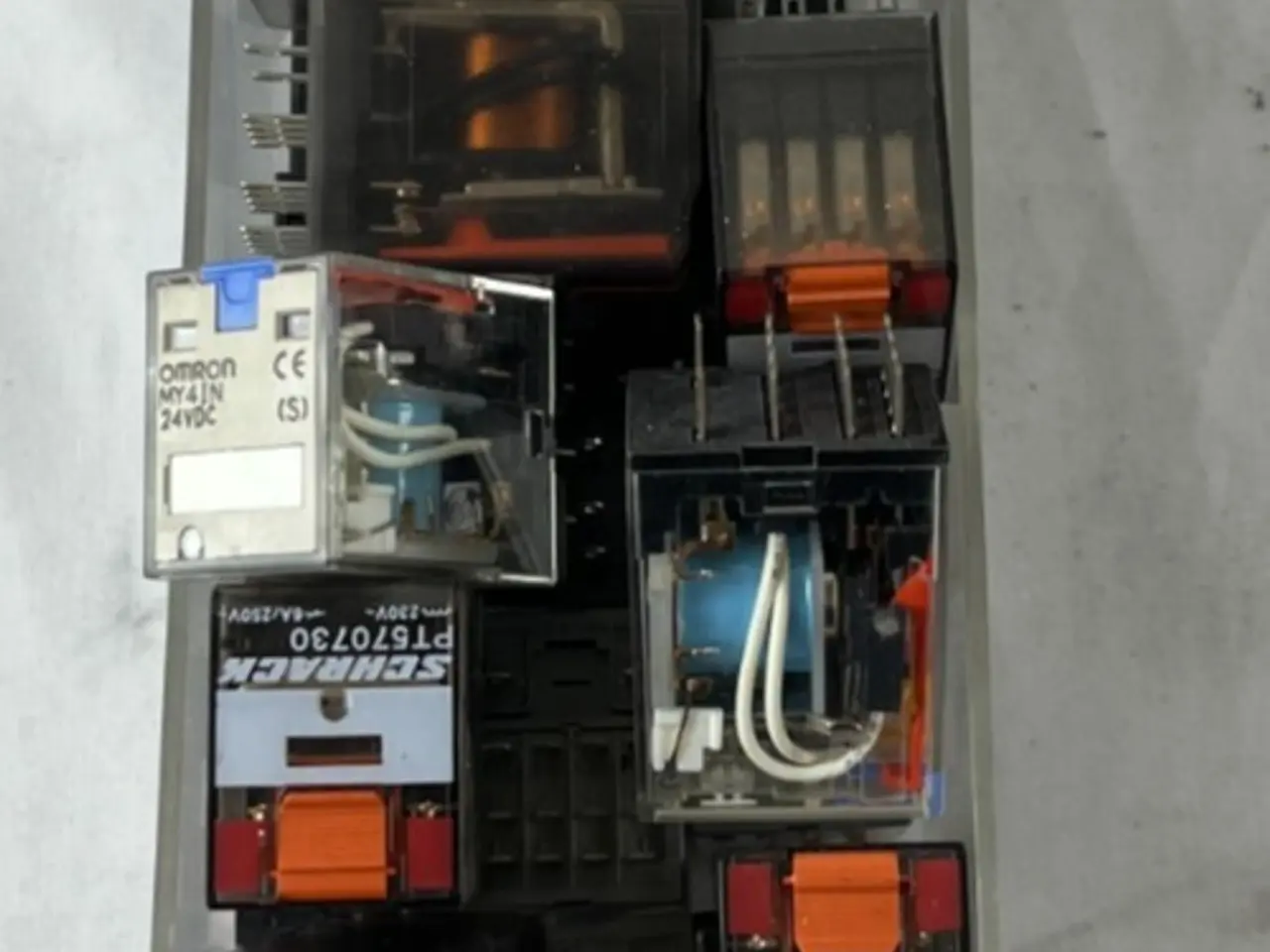 Billede 1 - Schrack PT570024 PT570730 relæ parti 24VDC 230VAC