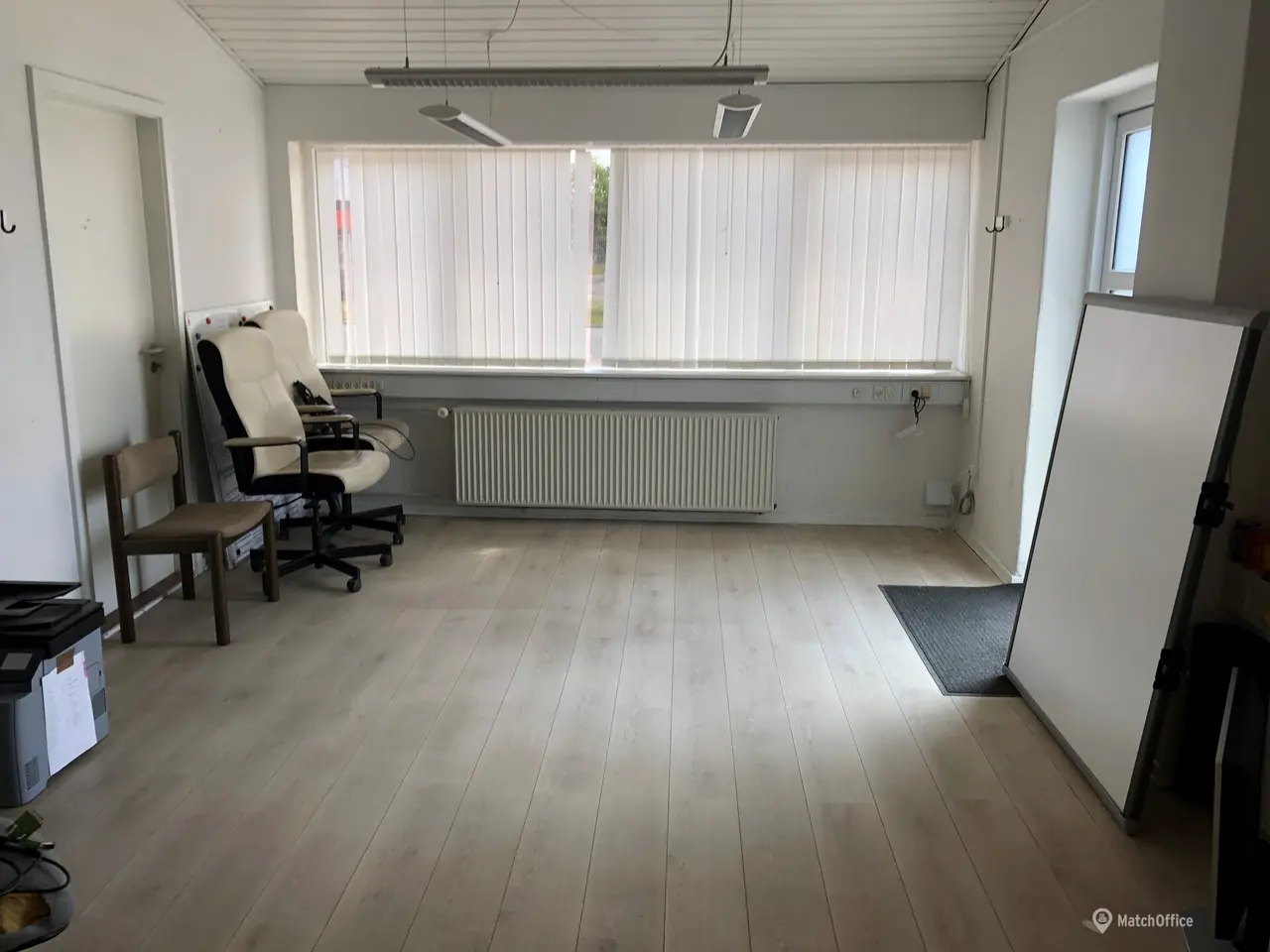 Billede 3 - Lyst kontor med faciliteter, velegnet til klinik eller showroom.