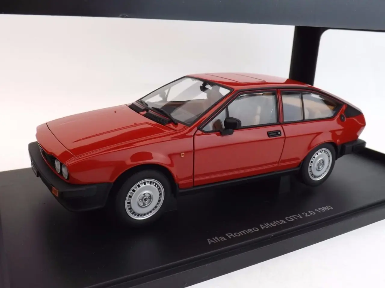 Billede 1 - 1980 Alfa Romeo GTV 2,0 - AUTOart - 1:18