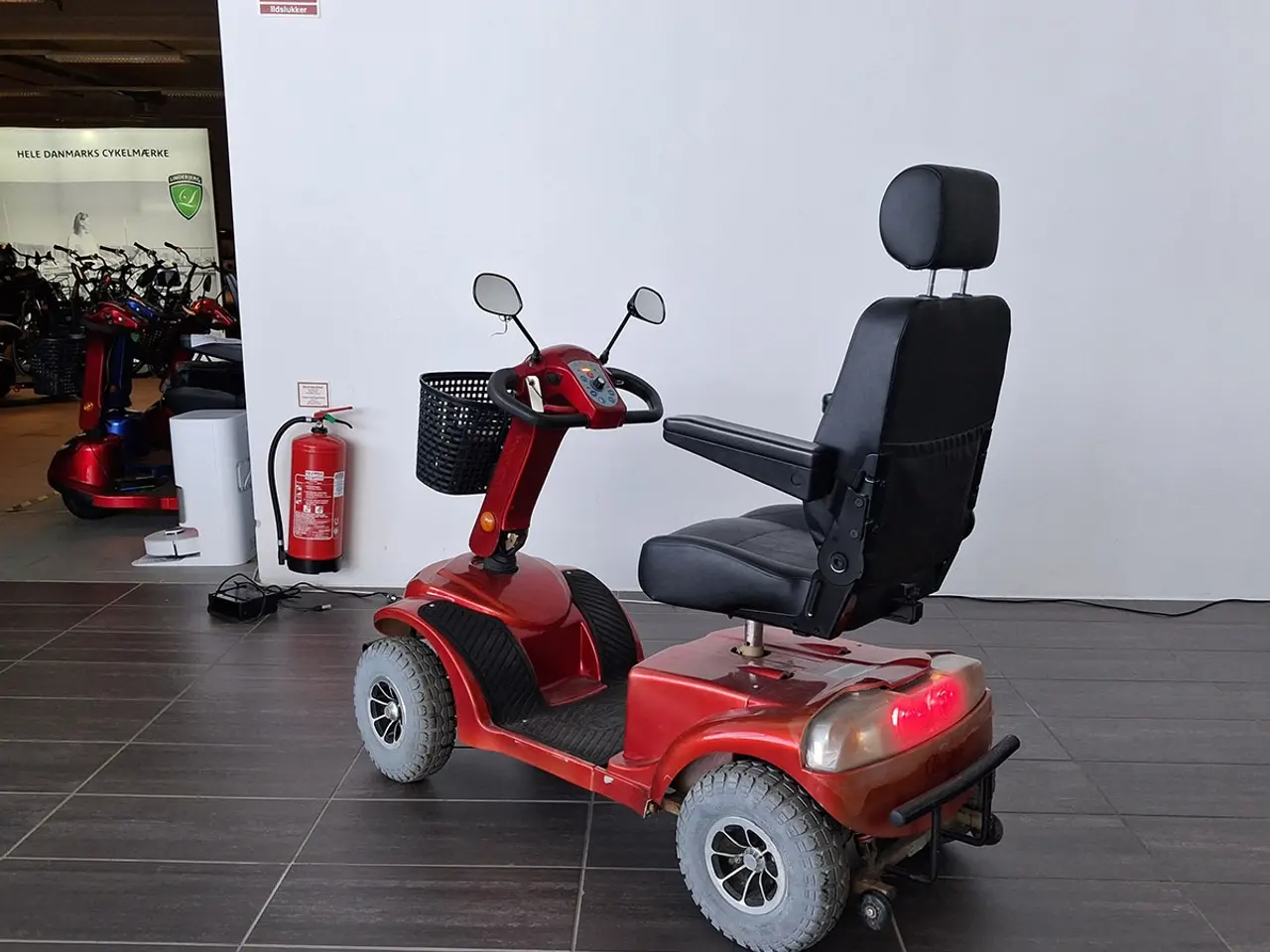 Billede 2 - LM-600 rød